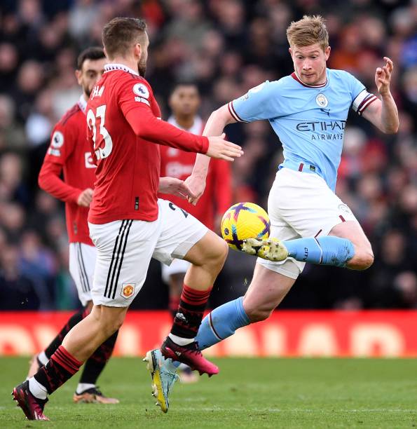 依然充满悬 依然充满悬