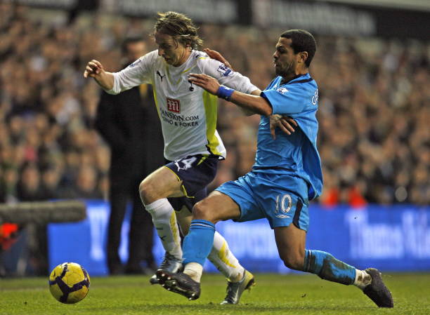 一位商人出 一位商人出